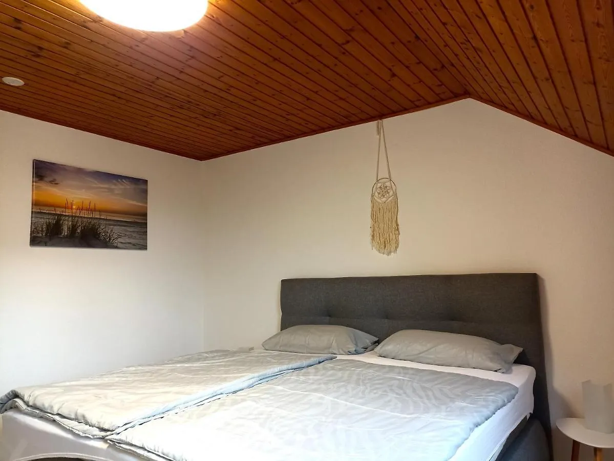Lakeside Living Pfalz - Free Parking & Balkony Neuhofen Germany